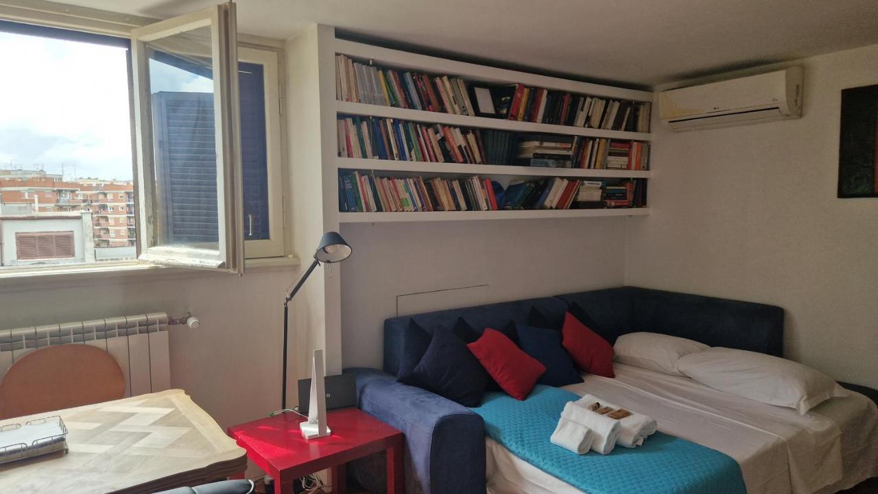 Casa Di Libri - Delizioso Appartamento A 10 Min Da Trastevere ローマ エクステリア 写真