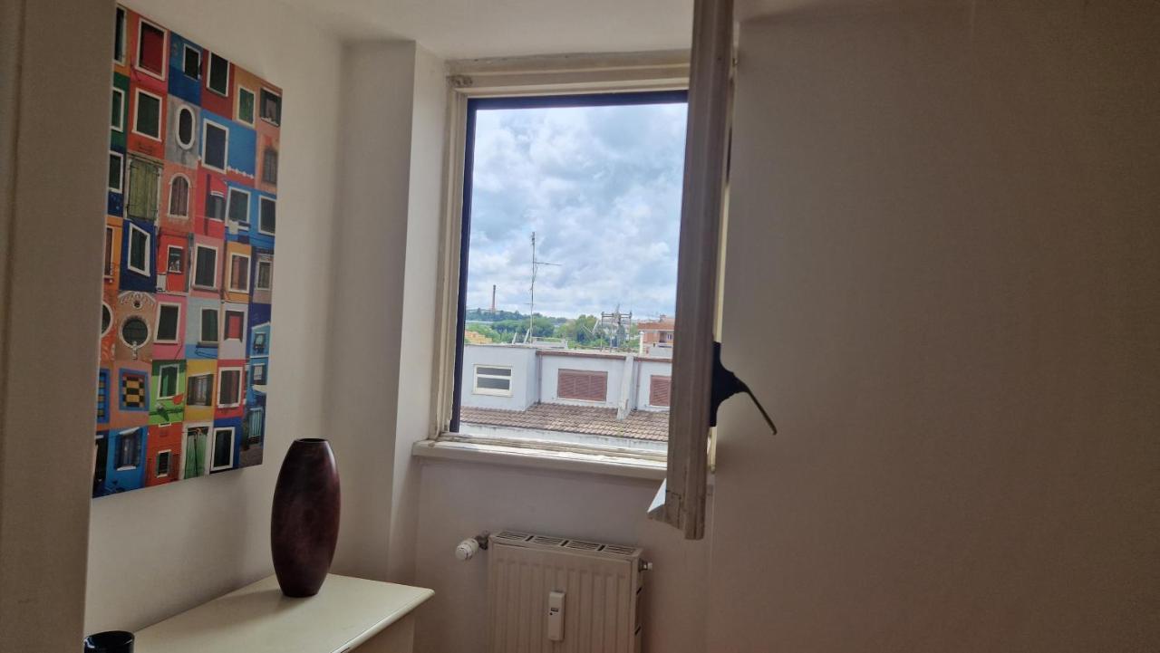 Casa Di Libri - Delizioso Appartamento A 10 Min Da Trastevere ローマ エクステリア 写真