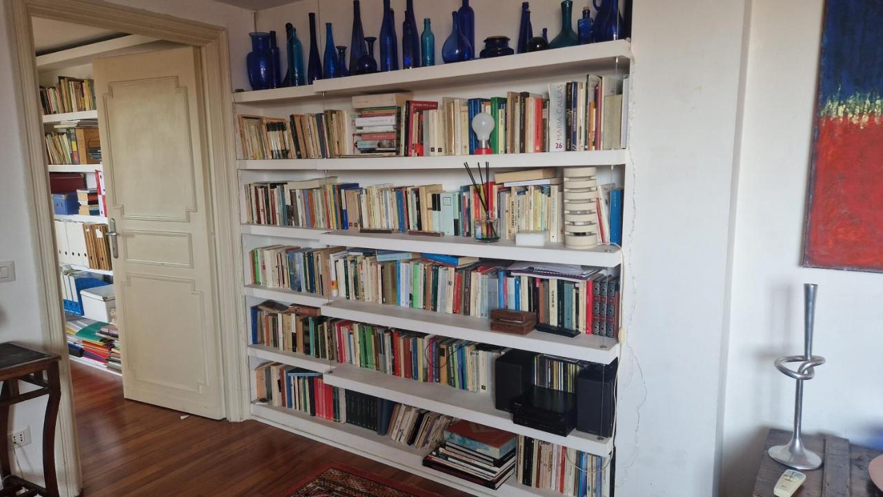 Casa Di Libri - Delizioso Appartamento A 10 Min Da Trastevere ローマ エクステリア 写真
